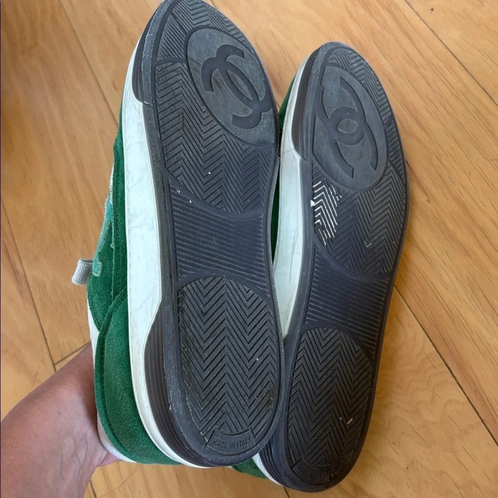 CHANEL Suede sneakers  in Green and White